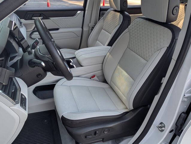 2024 GMC Acadia Denali