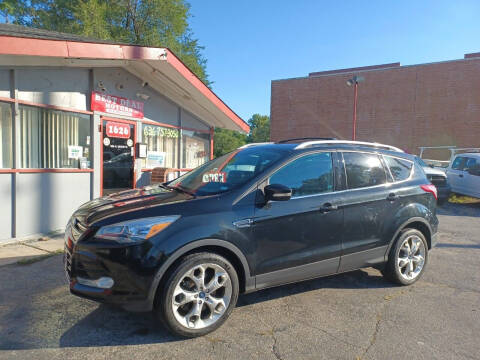 2013 Ford Escape for sale at Best Deal Motors in Saint Charles MO