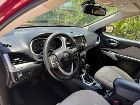 2017 Jeep Cherokee Sport