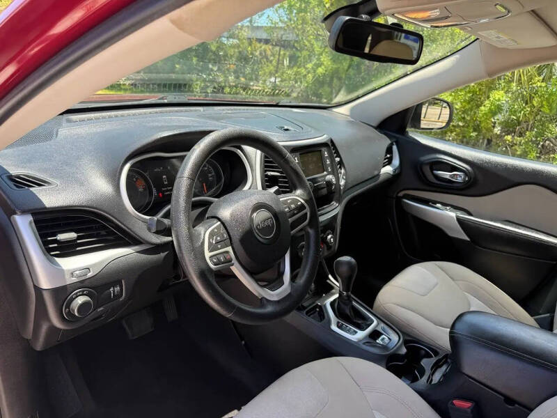 2017 Jeep Cherokee Sport