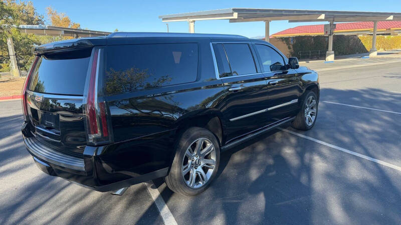 2018 Cadillac Escalade ESV Premium Luxury
