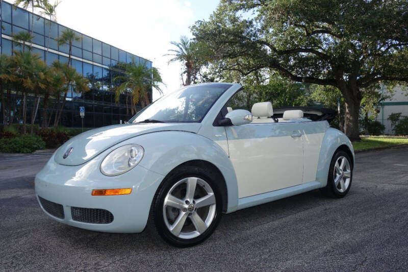 2010 Volkswagen New Beetle Convertible Final Edition