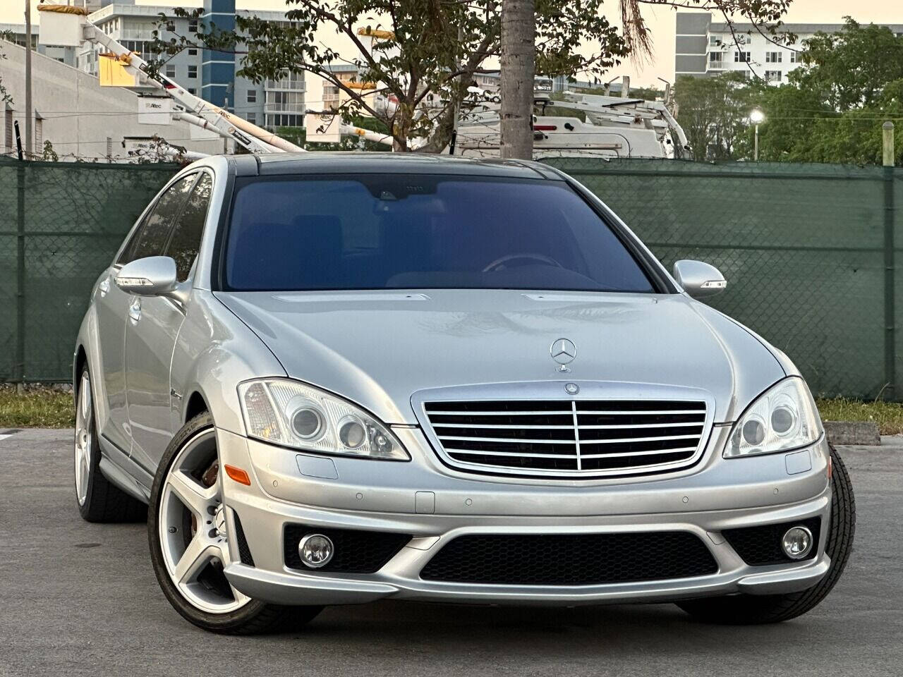 2007 Mercedes-Benz S-Class Sedan - $27,900