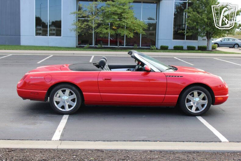 2002 Ford Thunderbird Deluxe