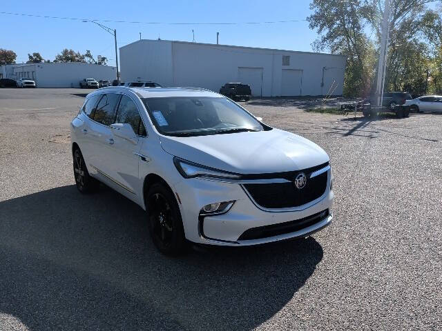 2023 Buick Enclave Essence