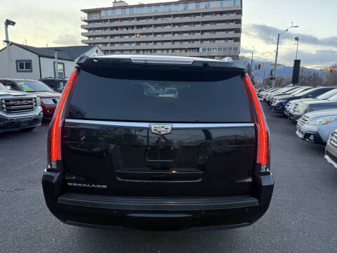 2017 Cadillac Escalade ESV Premium Luxury