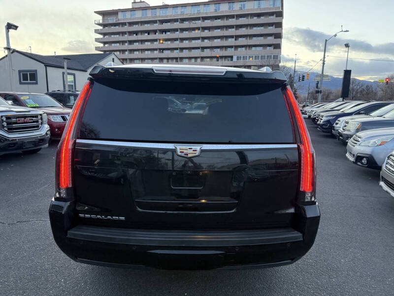 2017 Cadillac Escalade ESV Premium Luxury