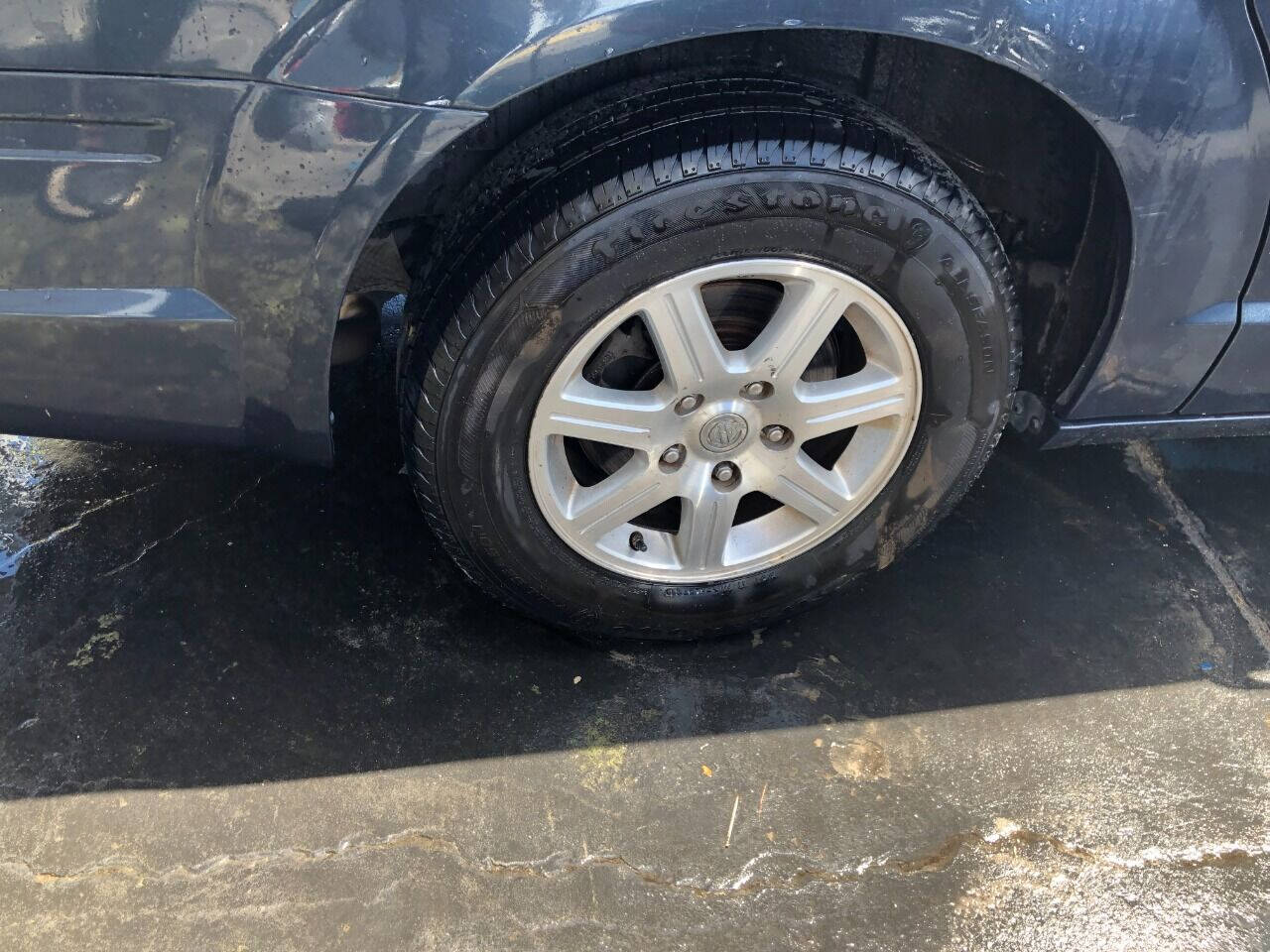 2008 Chrysler Town and Country  - $7,500