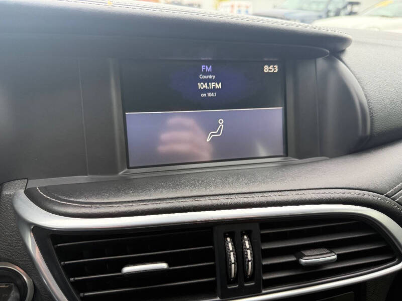 2018 Infiniti QX30 Luxury