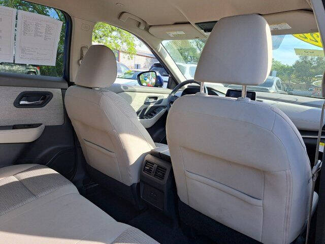 2022 Nissan Rogue SV