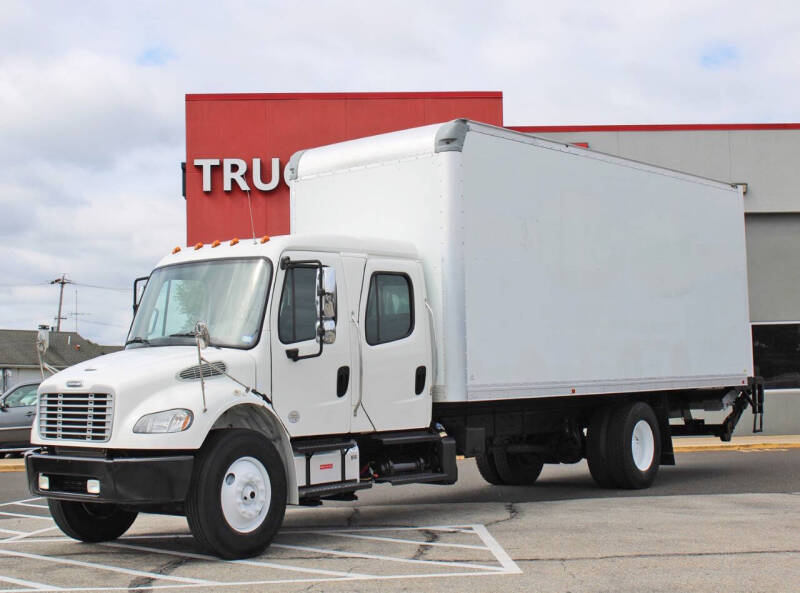 2018 Freightliner M2 106