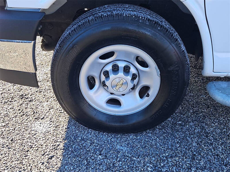 2024 Chevrolet Express 2500