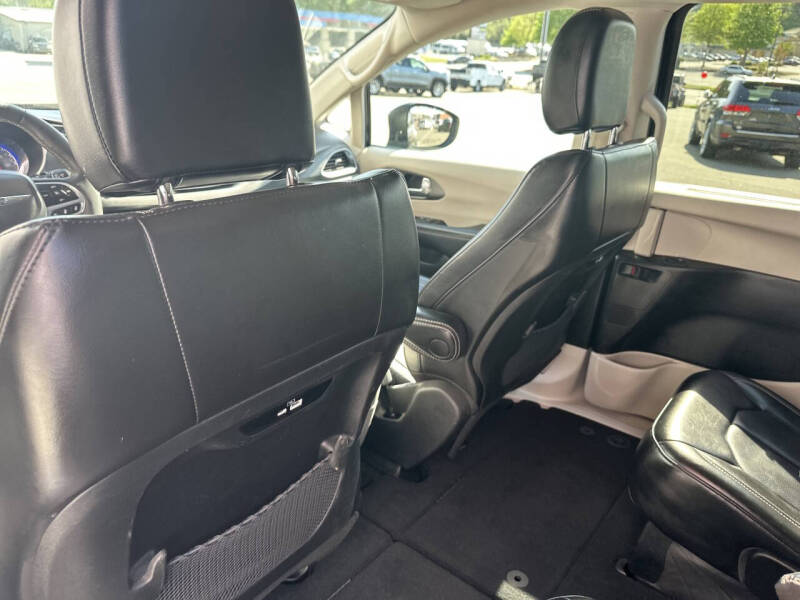 2023 Chrysler Pacifica Touring L