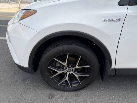 2017 Toyota RAV4 Hybrid SE