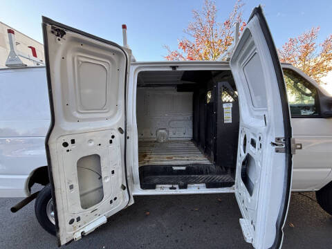 2011 Ford E-Series E-350 SD