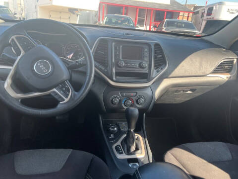 2014 Jeep Cherokee Sport