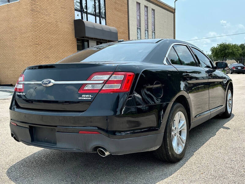 2018 Ford Taurus SEL