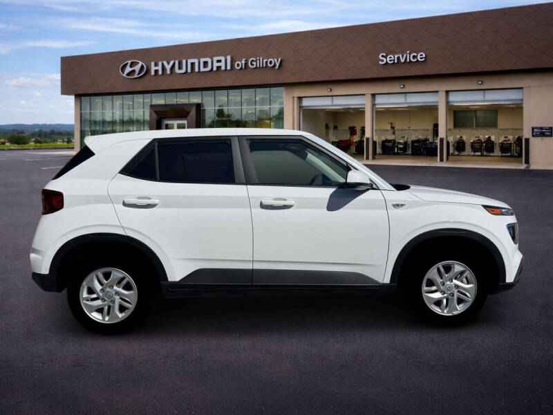 2026 Hyundai Venue SE