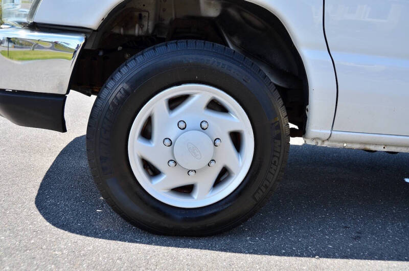 2008 Ford E-Series E-150 XLT