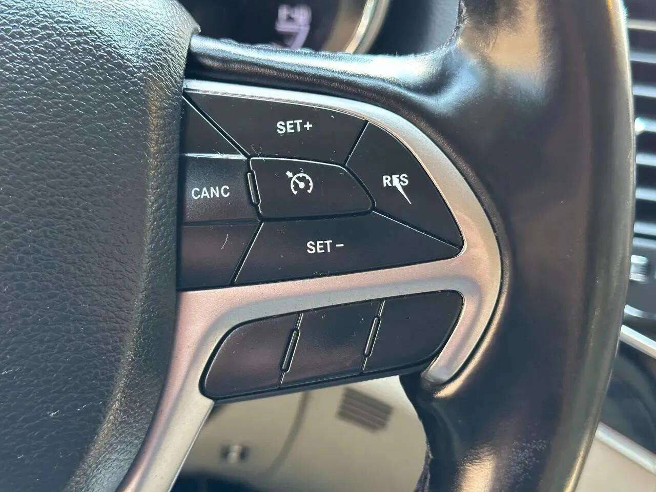 JeepGrand Cherokee10