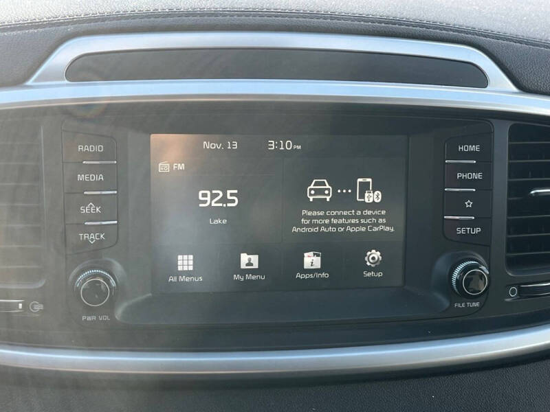 2019 Kia Sorento S V6