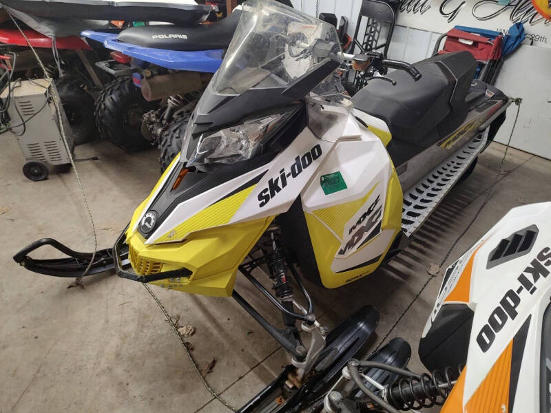 2017 Ski-Doo mxz