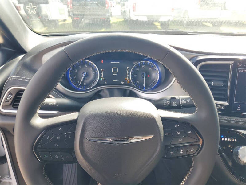 2024 Chrysler Pacifica Touring