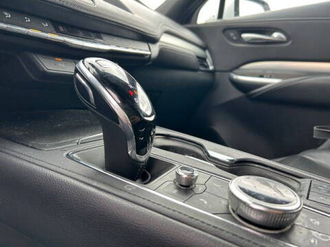 2022 Cadillac XT4 Premium Luxury