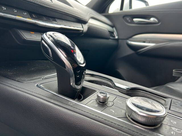 2022 Cadillac XT4 Premium Luxury