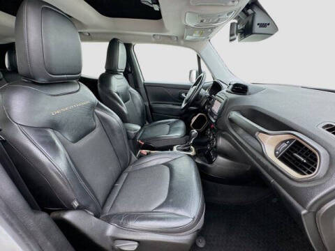 2017 Jeep Renegade Deserthawk