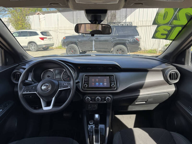 2020 Nissan Kicks S