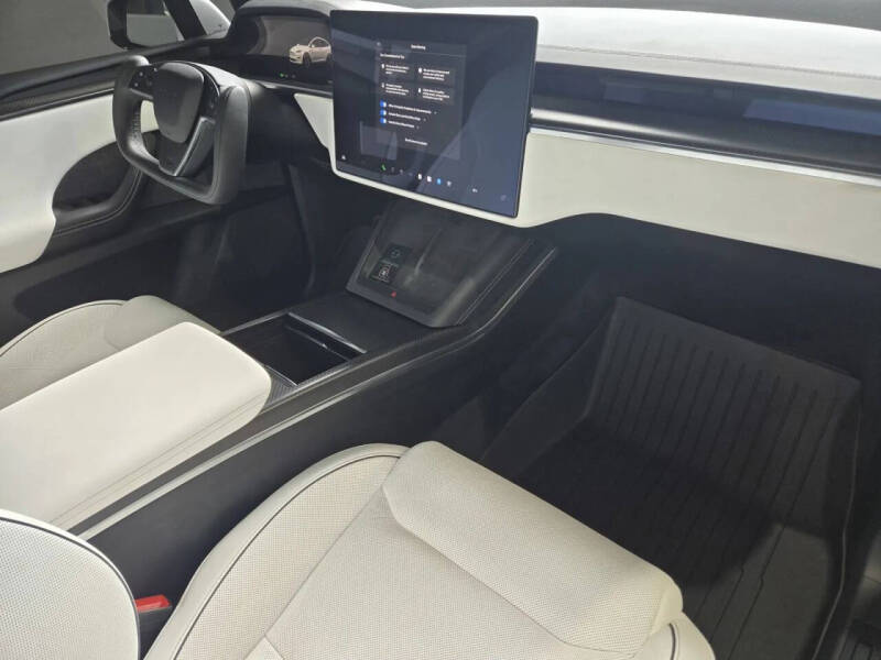 2023 Tesla Model X Plaid