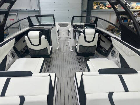 2025 Yamaha 222SE