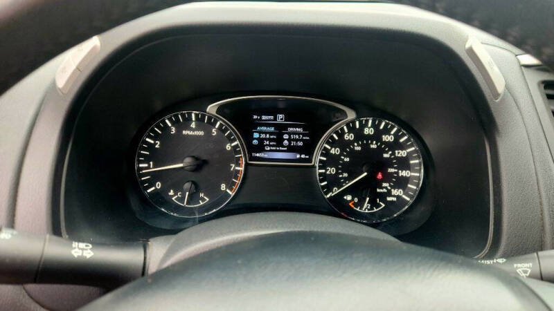 2017 Nissan Pathfinder SV