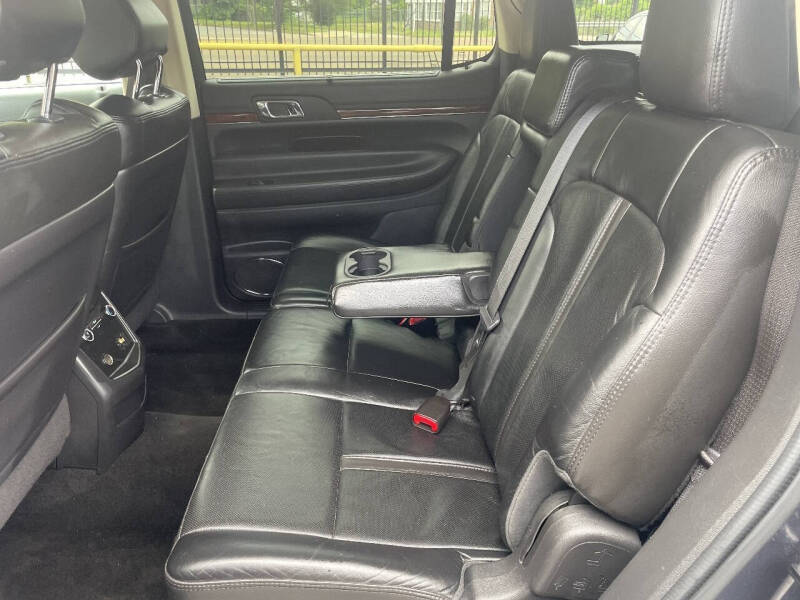 2014 Lincoln MKT