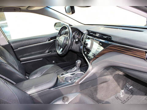 2020 Toyota Camry Hybrid XLE