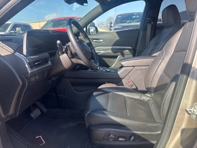 2025 Cadillac XT4 Premium Luxury