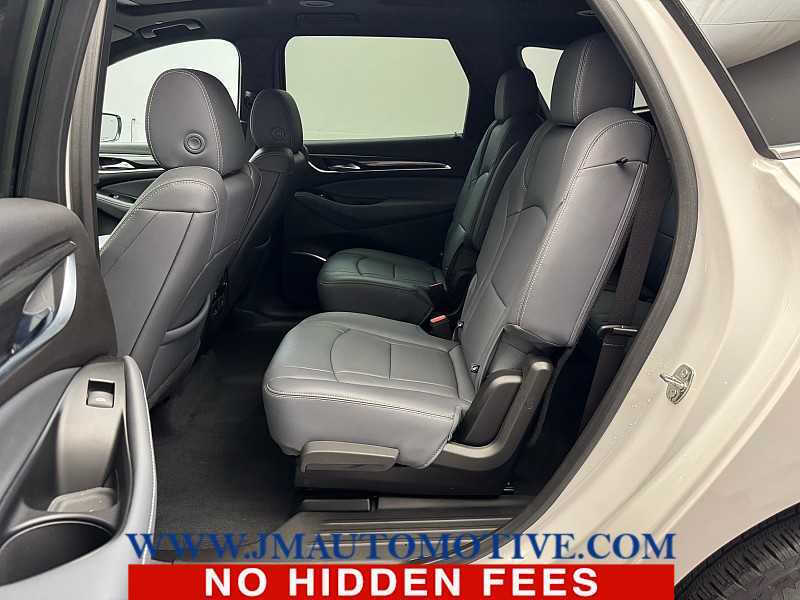 2022 Buick Enclave Essence
