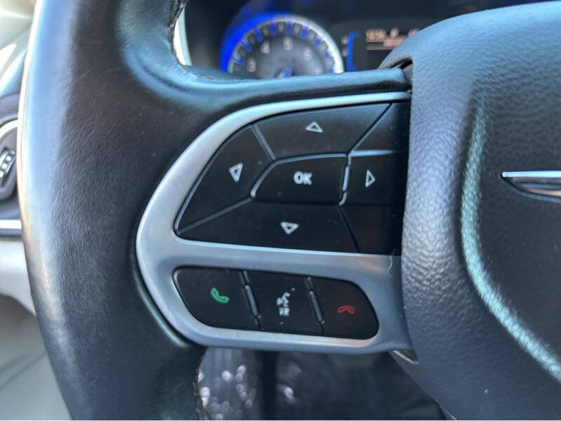 2017 Chrysler Pacifica Touring-L