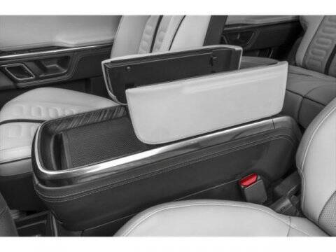 2024 Rivian R1S Adventure