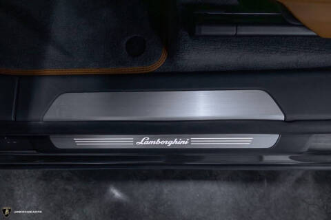 2025 Lamborghini Urus SE