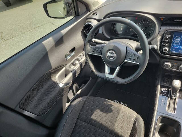 2023 Nissan Kicks SV