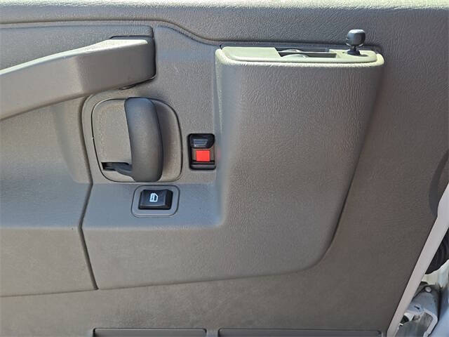 2023 Chevrolet Express 2500