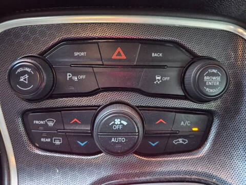 2015 Dodge Challenger SXT Plus