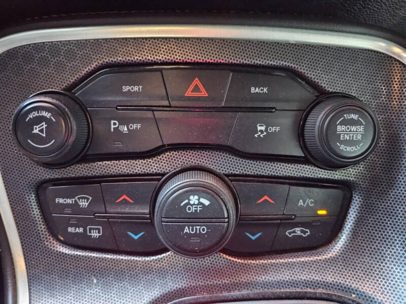 2015 Dodge Challenger SXT Plus