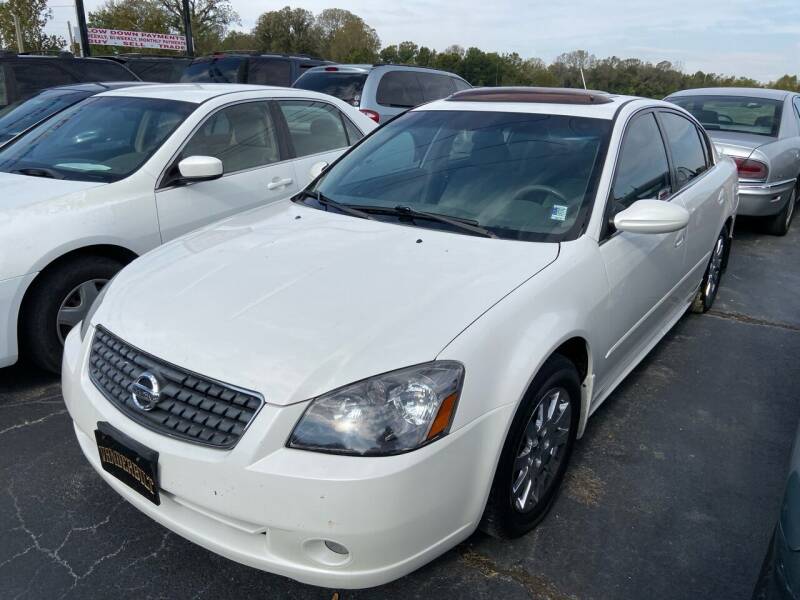 2005 Nissan Altima for sale at Sartins Auto Sales in Dyersburg TN