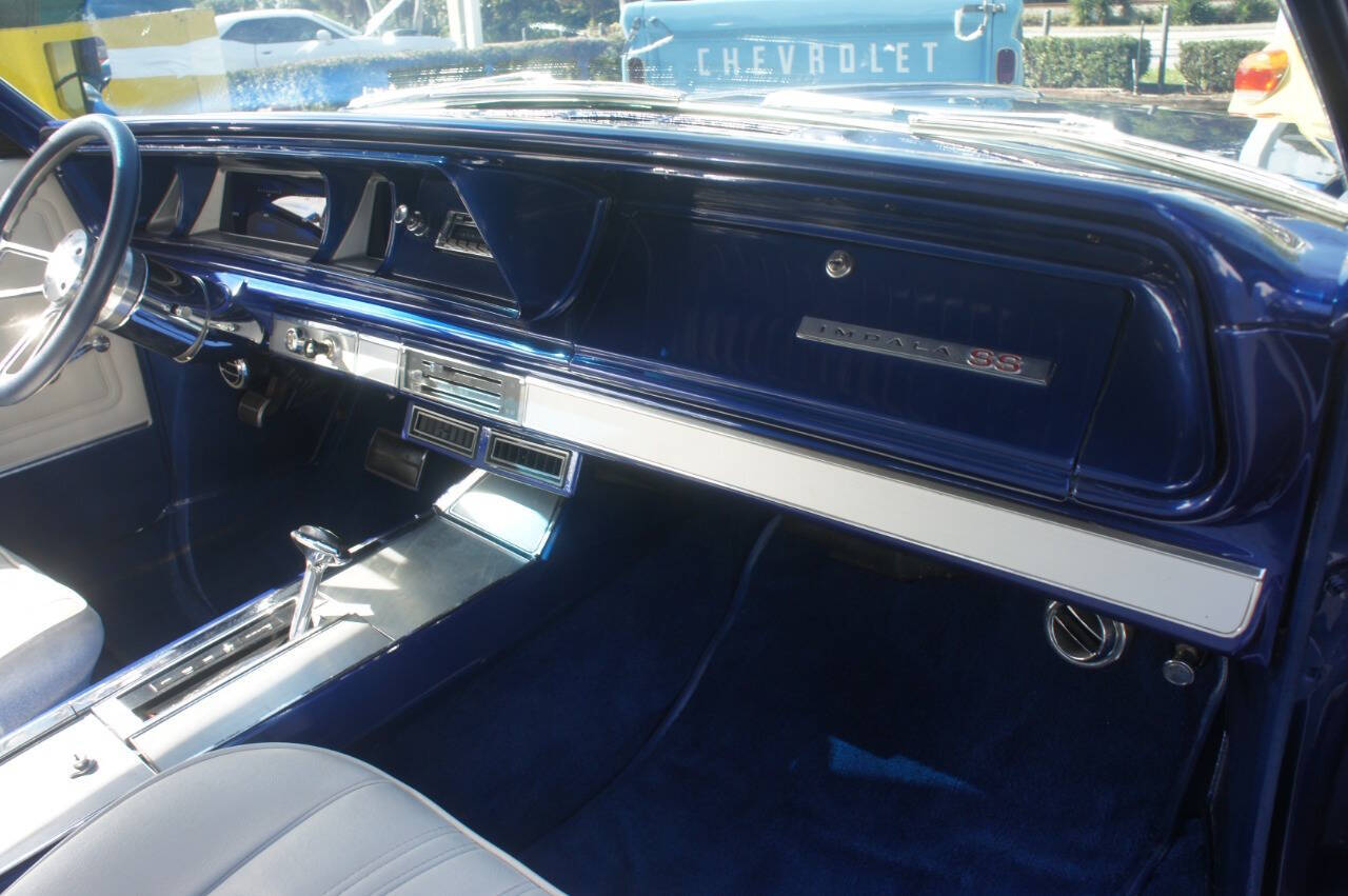 1966 Chevrolet Impala Super Sport 12