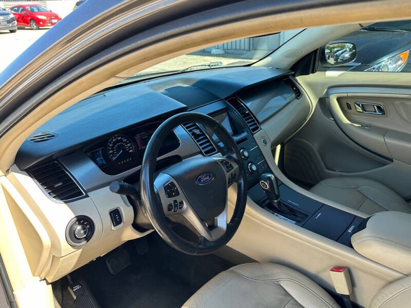 2014 Ford Taurus SEL