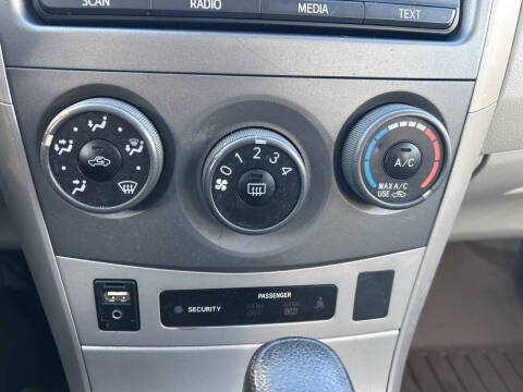 2012 Toyota Corolla LE