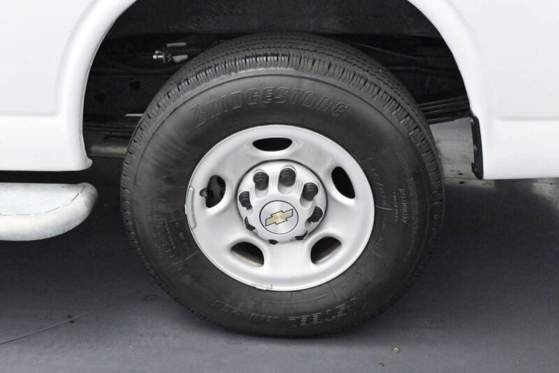 2024 Chevrolet Express 2500